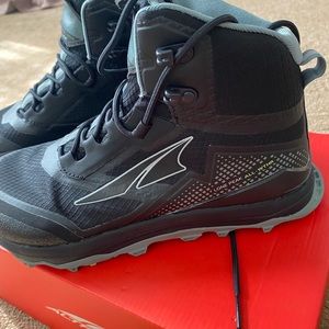Altra waterproof hiking boots, size 7